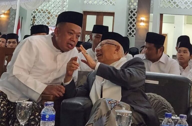 Menteri Nusron Wahid Hadiri Haul ke-67 K.H Raden Asnawi di Kudus