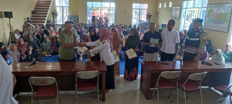 Kantah Kab Pati serahkan Sertipikat Hasil PTSL di Desa Sidomukti, Margoyoso