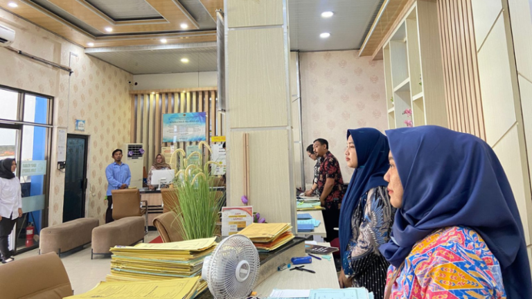 Kantor Pertanahan Kabupaten Pati Memperdengarkan Lagu Kebangsaan Indonesia Raya – Kamis, 13 Maret 2024