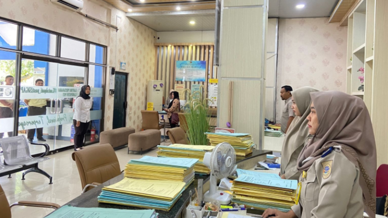 Kantor Pertanahan Kabupaten Pati Memperdengarkan Lagu Kebangsaan Indonesia Raya – Senin, 24 Maret 2025