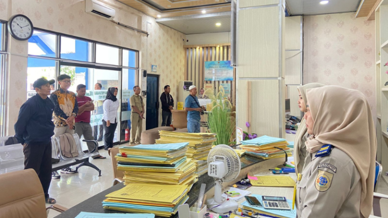 Kantor Pertanahan Kabupaten Pati Memperdengarkan Lagu Kebangsaan Indonesia Raya pada Senin 28 April 2025