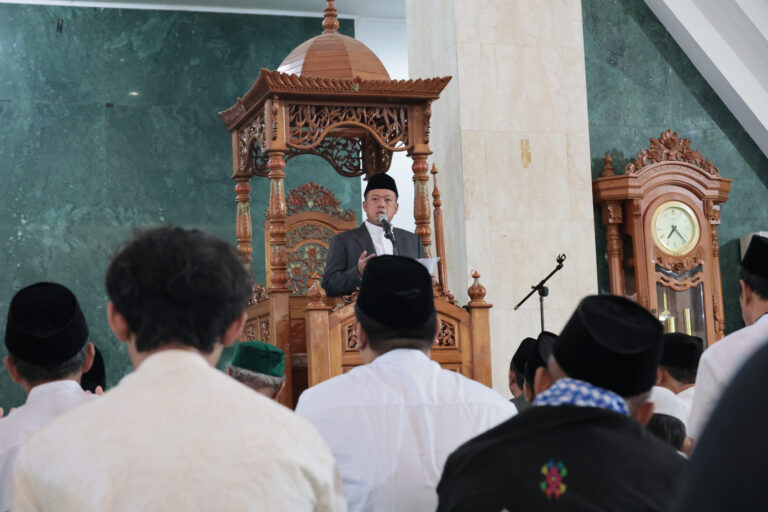 Jadi Khatib Salat Idulfitri 1446 H, Menteri Nusron Bahas Tiga Pesan Usai Ramadhan