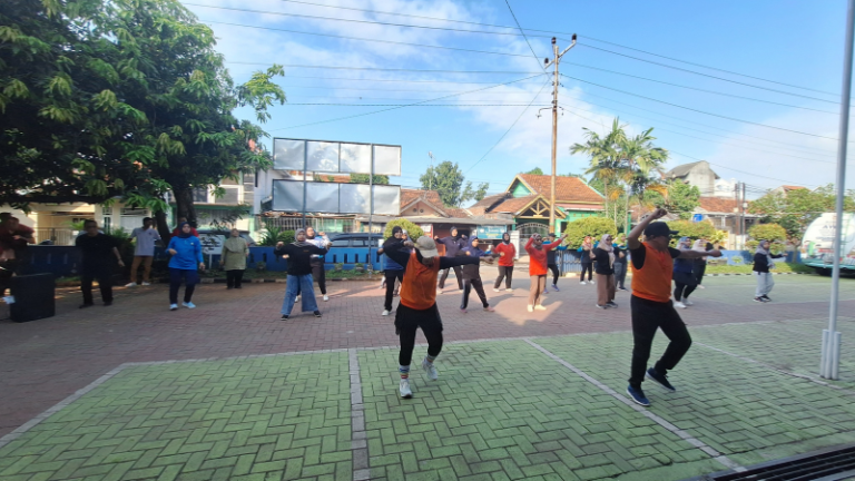Kantor Pertanahan Kabupaten Pati Gelar Senam Pagi Demi Kesehatan Pegawai