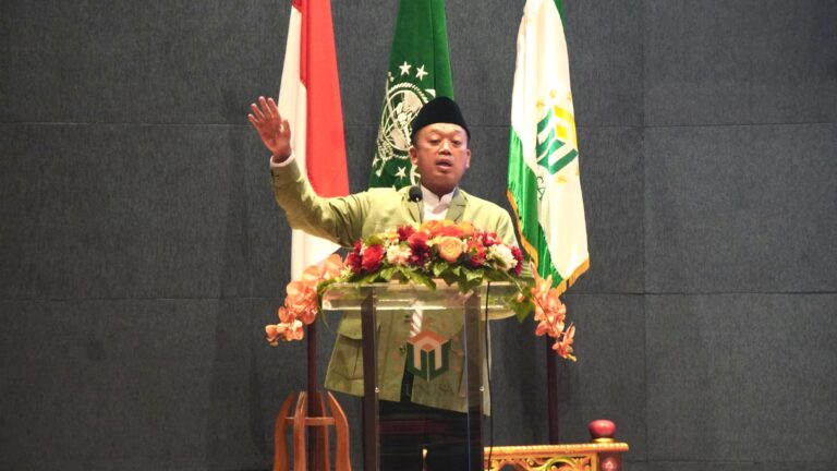 Di Hadapan Mahasiswa UNUSA, Menteri Nusron Nyatakan Kebijakan Plasma Ada untuk Pemerataan Ekonomi