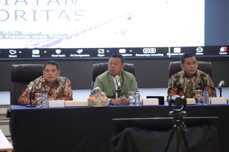 Dorong Percepatan Penyelesaian Masalah Pertanahan, Menteri Nusron Beri Pembinaan di Kanwil BPN Provinsi Jawa Timur