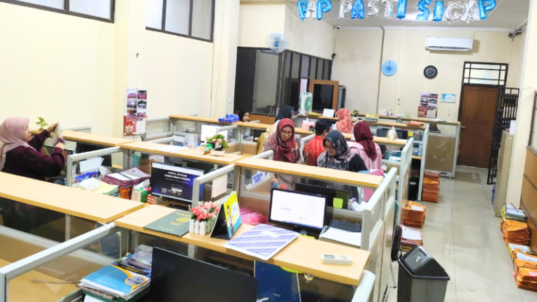 Kantor Pertanahan Kabupaten Pati Adakan Jumat Bersih, Ciptakan Lingkungan Kerja Sehat dan Nyaman