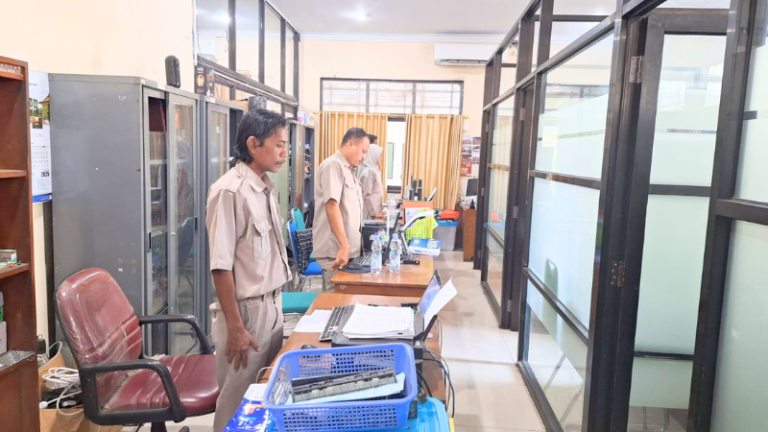 Kantor Pertanahan Kabupaten Pati memperdengarkan Naskah Pancasila pada 24 Juni 2025