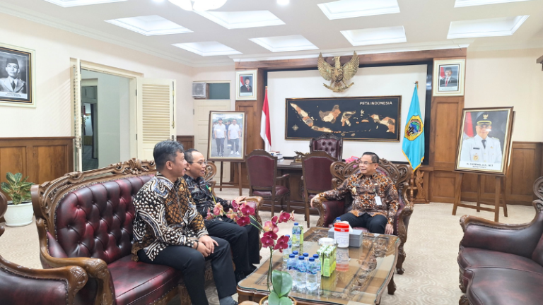 Pererat Tali Silahturahmi, Kepala Kantor Pertanahan Kabupaten Pati Lakukan Kunjungan Kerja ke Bupati Pati