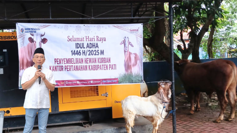 Hari Raya Idul Adha 1446 H, Kantor Pertanahan Kabupaten Pati Gelar Penyembelihan Hewan Kurban