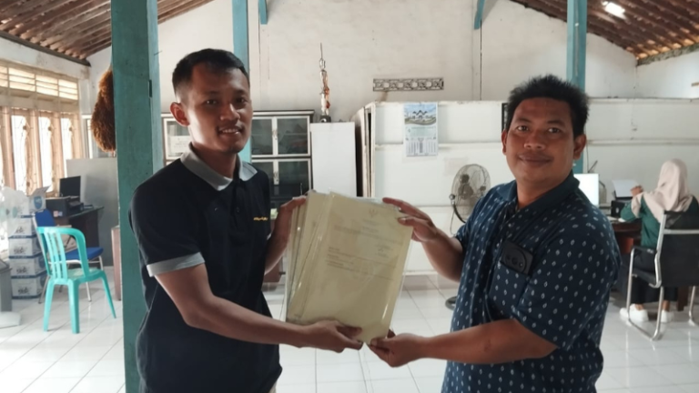 Kantor Pertanahan Kabupaten Pati Serahkan Sertipikat PTSL di Cebolek Kidul, Wujudkan Kepastian Hukum Pertanahan