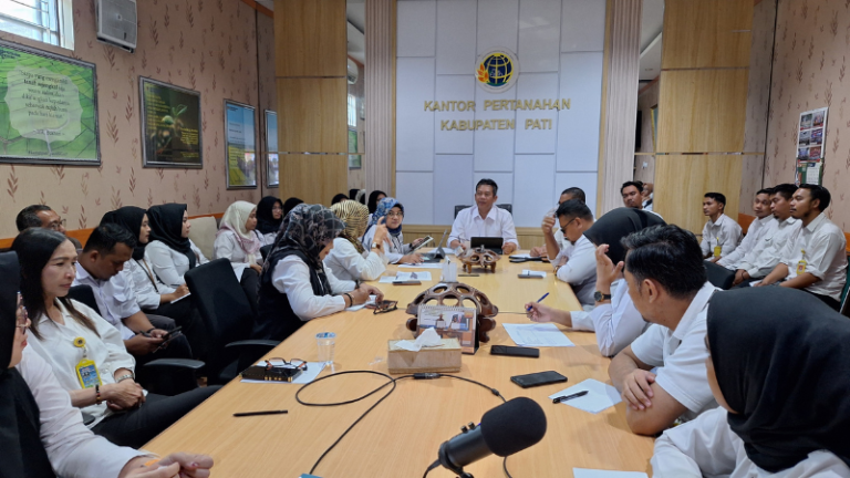 Kantor Pertanahan Kabupaten Pati menggelar rapat internal Seksi Penetapan Hak dan Pendaftaran