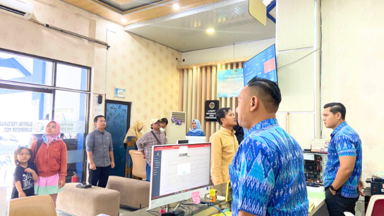 Harmoni Nasionalisme: Kantor Pertanahan Kabupaten Pati Perdengarkan Lagu Kebangsaan Indonesia Raya pada Kamis, 3 Juli 2025