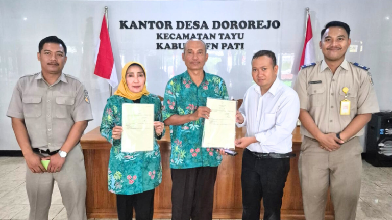 Kantor Pertanahan Kabupaten Pati Serahkan 15 Sertipikat Hak Pakai ke Desa Dororejo Lewat Program PTSL
