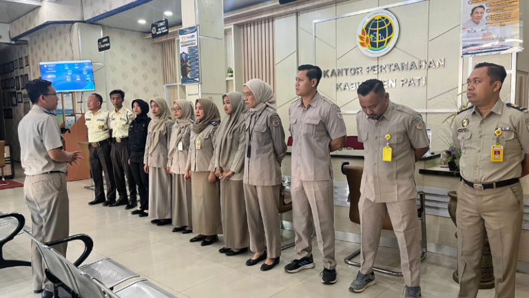 Kantor Pertanahan Kabupaten Pati gelar briefing bagi petugas loket, perkuat koordinasi dan tingkatkan kualitas pelayanan pada 4 Agustus 2025