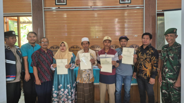 93 Sertipikat Hasil PTSL Diserahkan ke Warga Pasuruhan, Pati
