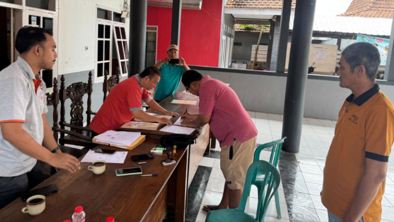 Kantor Pertanahan Kabupaten Pati Serahkan 28 Sertipikat PTSL di Tunggulsari: Dorong Kepastian Hukum dan Akses Layanan Publik