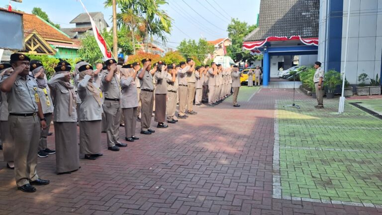 Kantor Pertanahan Kabupaten Pati mengadakan kegiatan rutin Apel Pagi