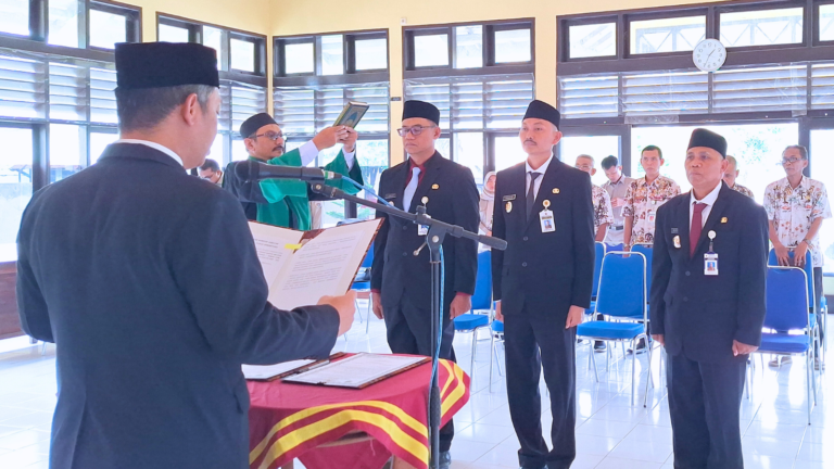 Kantor Pertanahan Kabupaten Pati melaksanakan Pelantikan dan Pengambilan Sumpah Jabatan kepada 3 PPATS