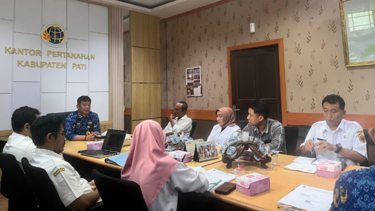 Kantor Pertanahan Kabupaten Pati melaksanakan rapat koordinasi terkait permohonan pemecahan bidang tanah yang berlokasi di Desa Dororejo