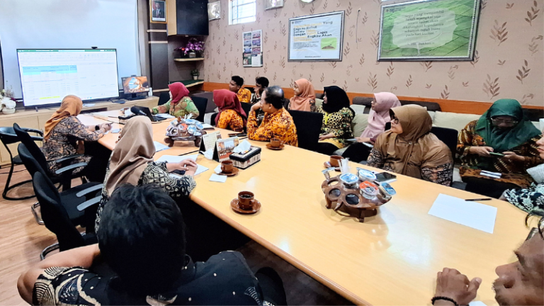 Subbagian Tata Usaha Kantor Pertanahan Kabupaten Pati melaksanakan rapat koordinasi ketatausahaan 