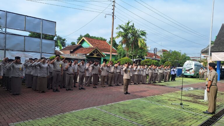 Kantor Pertanahan Kabupaten Pati mengadakan kegiatan rutin Apel Pagi yang diikuti oleh seluruh jajaran Pejabat Pengawas, ASN, ASK. 25 November 2025