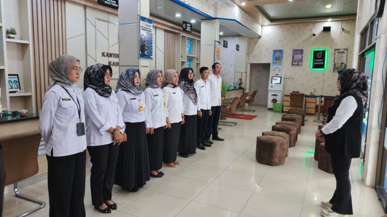 Kantor Pertanahan Kabupaten Pati kembali menggelar kegiatan rutin briefing bagi petugas loket dan satpam pada Rabu (07/01/2026)