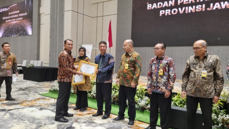 Kantor Pertanahan Kabupaten Pati berhasil meraih dua penghargaan kinerja Tahun 2025, 12 Januari 2025