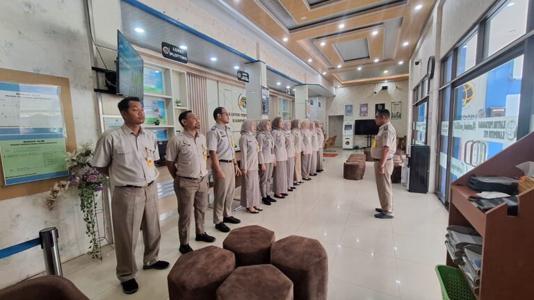Kantor Pertanahan Kabupaten Pati! Briefing rutin jadi momen penting untuk menyamakan visi dan meningkatkan kualitas pelayanan kepada masyarakat, 20/01/2026