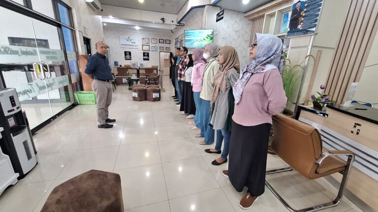 Semangat pagi dari petugas loket Kantor Pertanahan Kabupaten Pati,13/02/2026