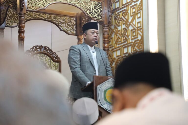 Jadi Khatib Iduladha, Menteri Nusron Sampaikan Pesan untuk “Sembelih” Ego dan Keserakahan
