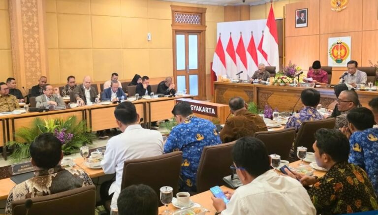 Kementerian ATR/BPN melalui Ditjen Pengendalian dan Penertiban Tanah dan Ruang (PPTR) menghadiri Kunjungan Kerja Spesifik Komisi II DPR RI di Daerah Istimewa Yogyakarta (DIY)